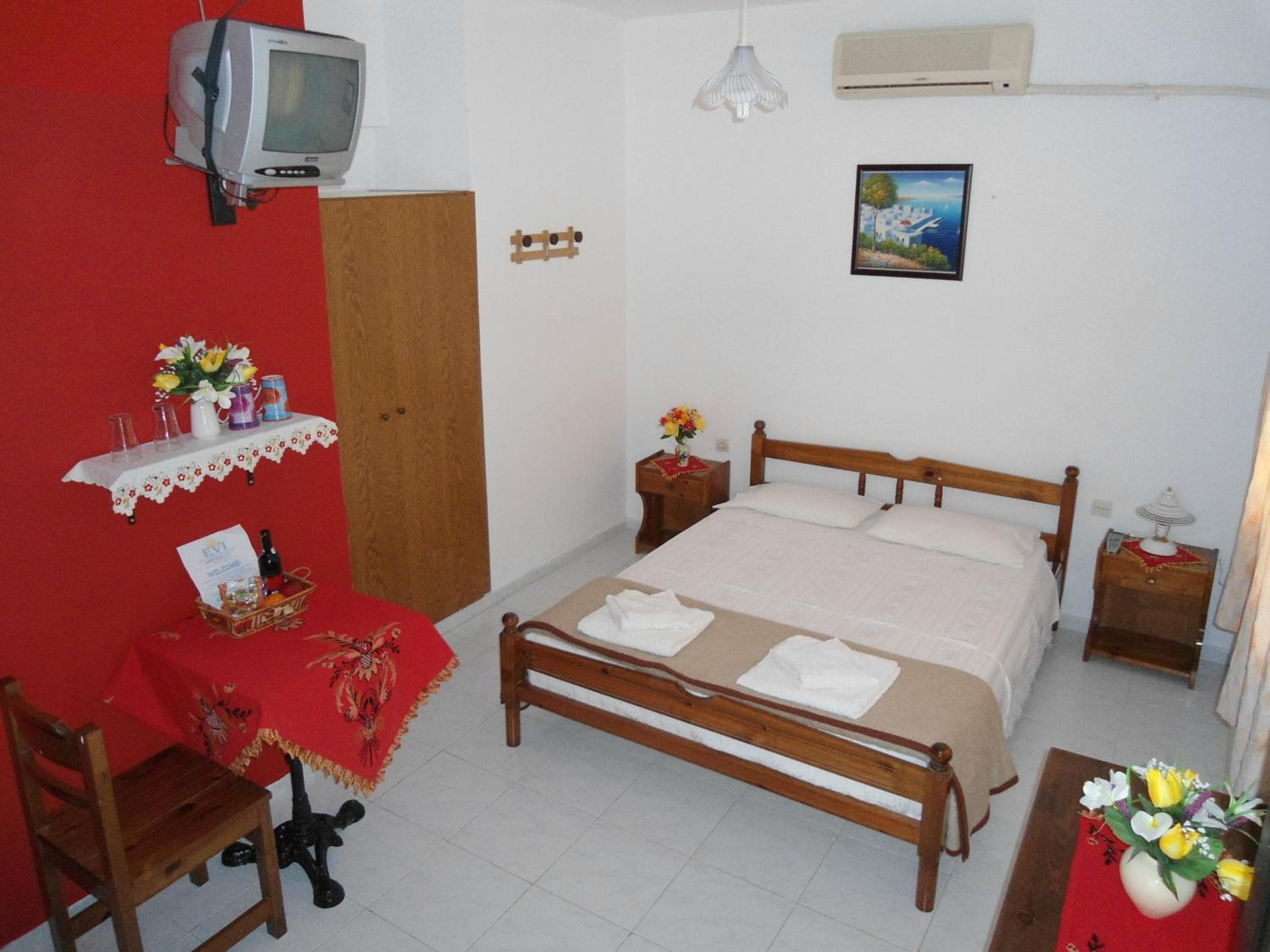 Evi Apartments And Studios, Theologos, photo 5