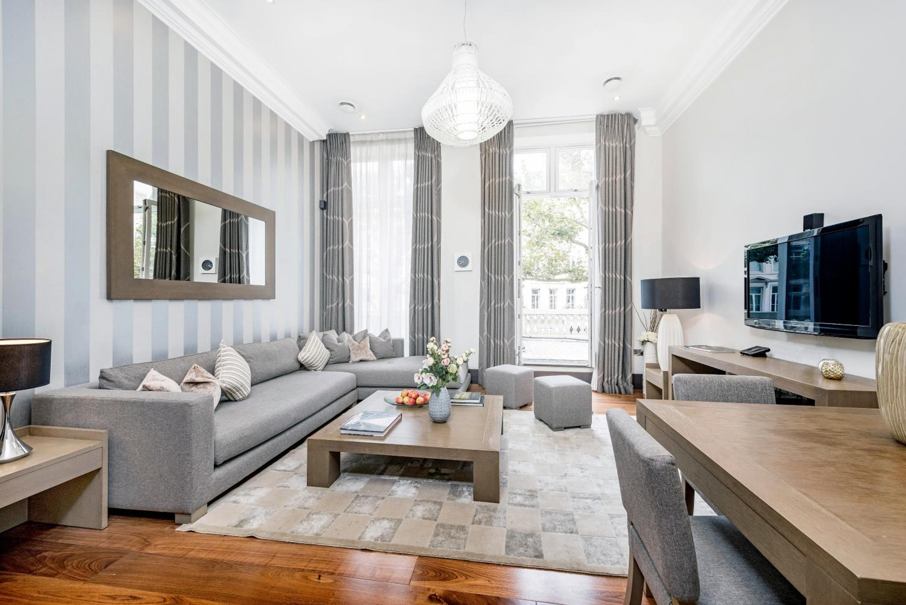 130 Queen's Gate Apartments, London, photo 4