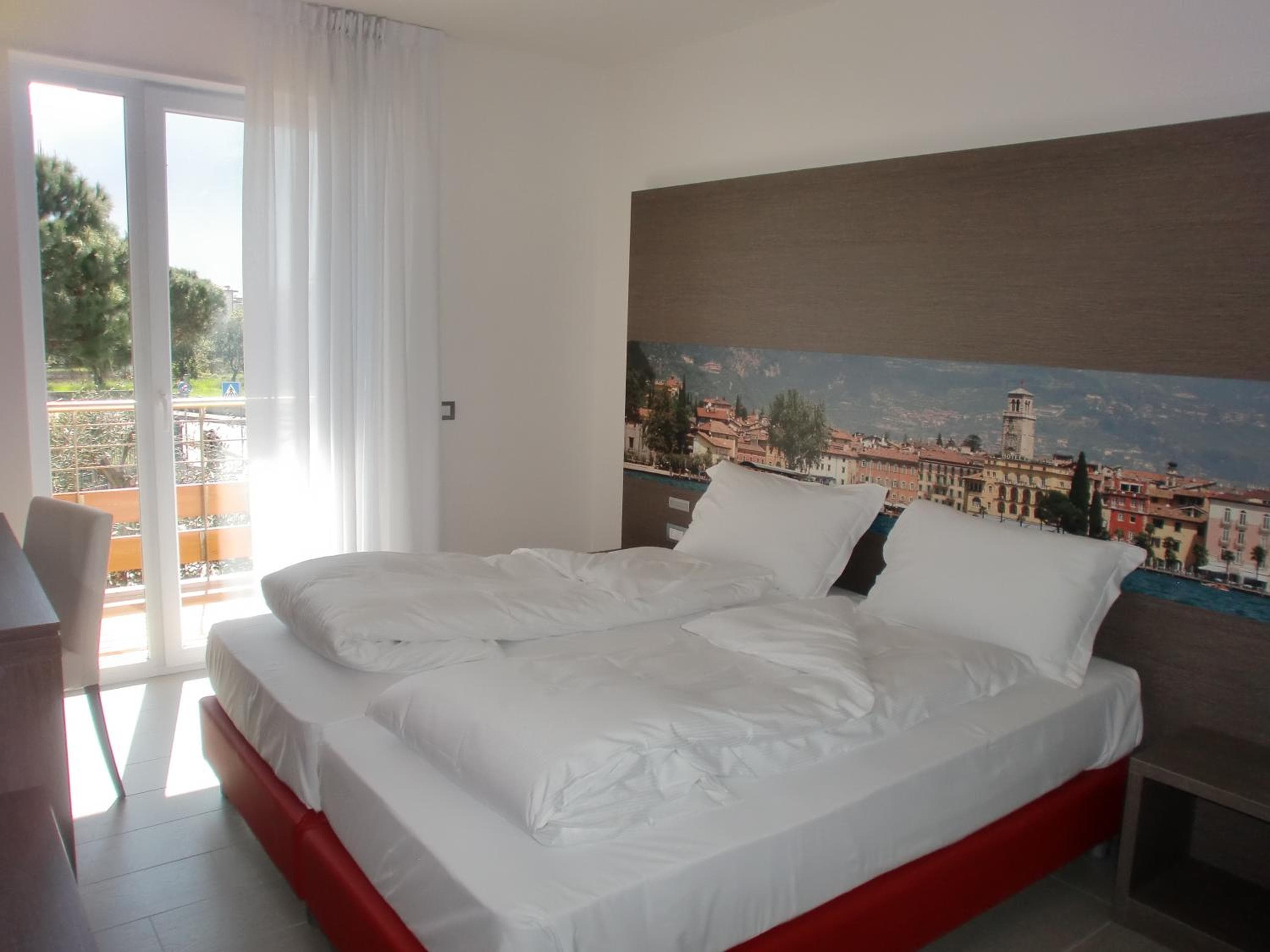 Residence Rivachiara (check-in at Hotel Riviera in Viale Rovereto, 95), Riva del Garda, photo 3