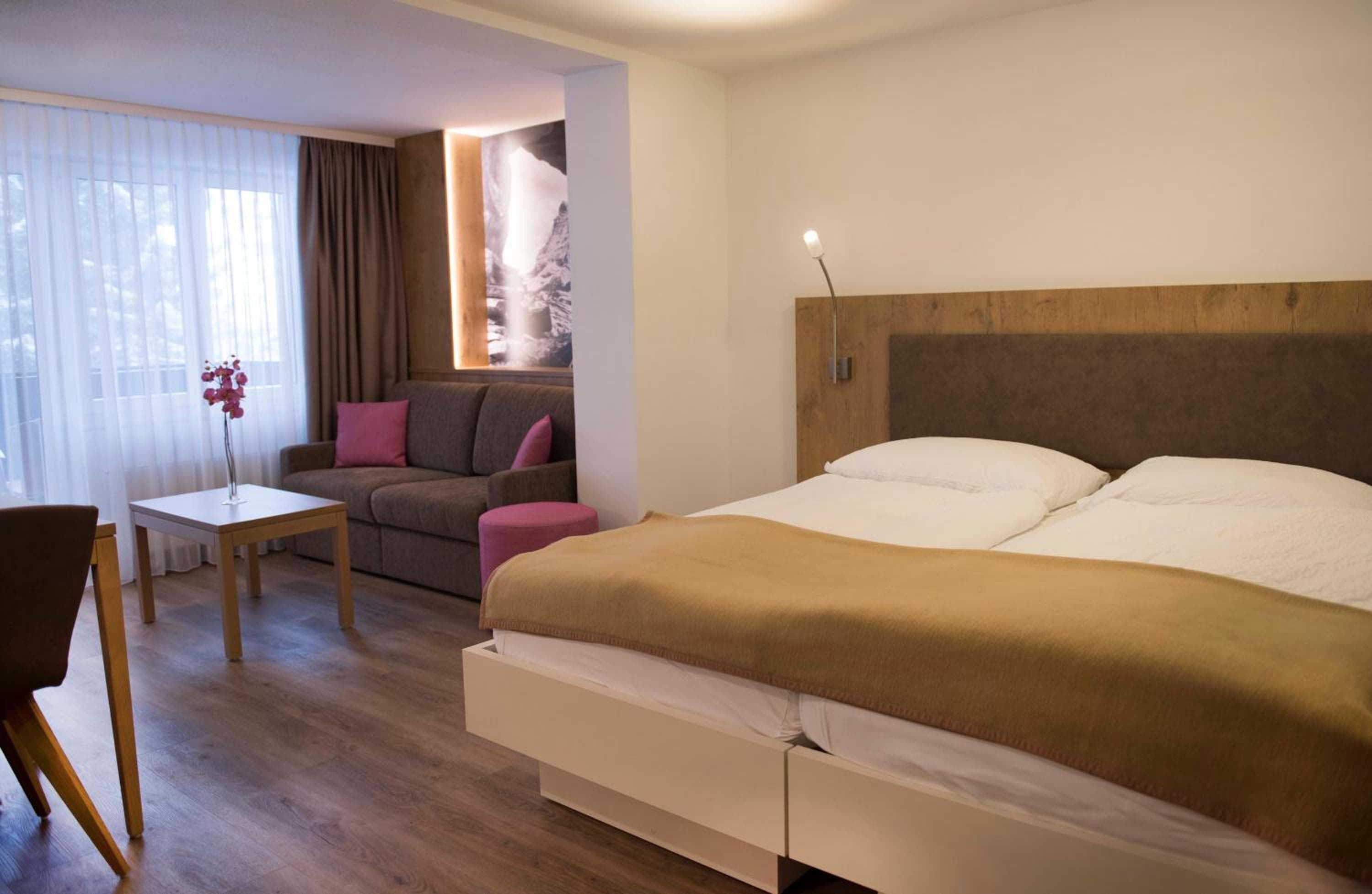 Patricia self-check-in Apartments & Spa Access at Alpen Resort, Zermatt