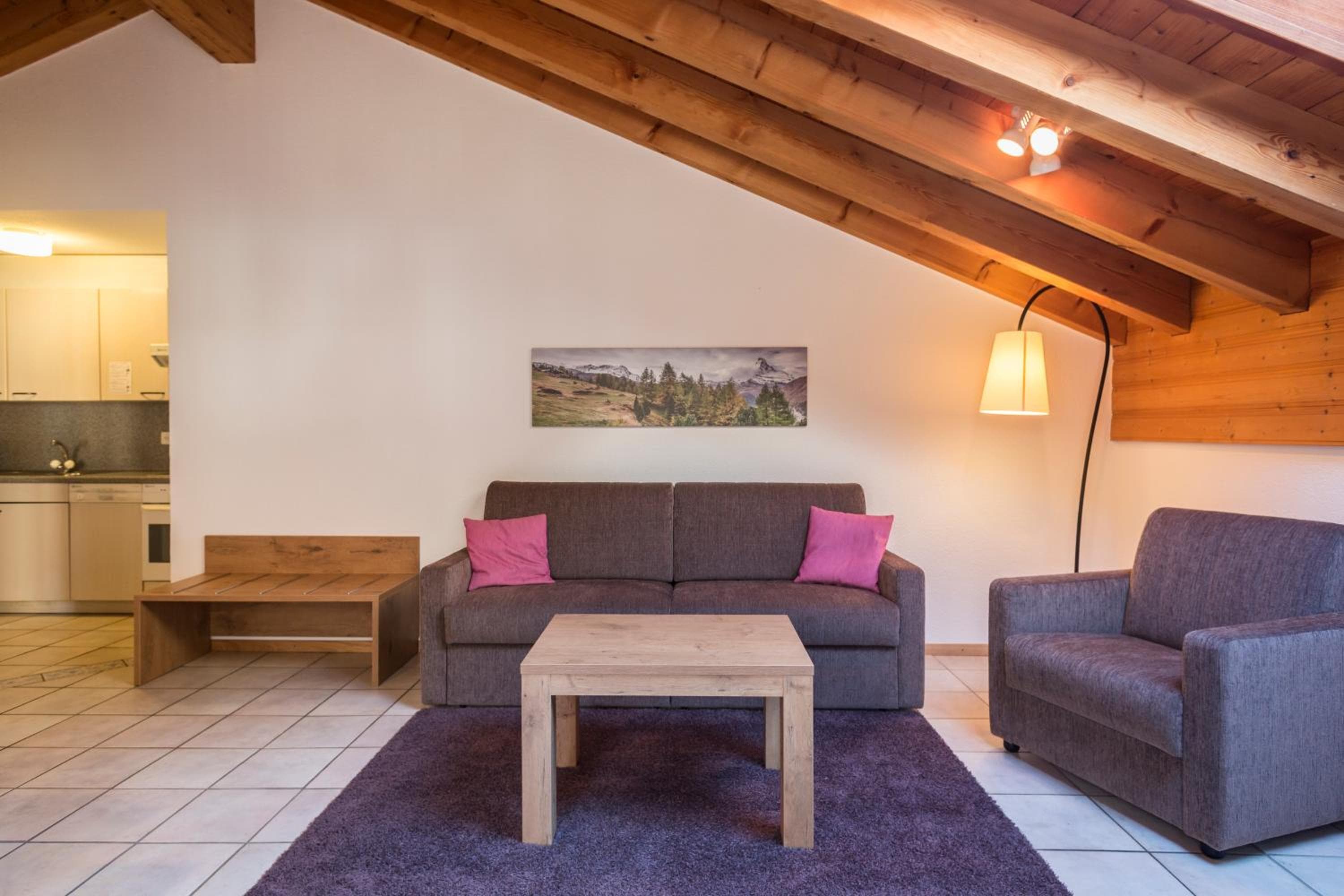 Patricia self-check-in Apartments & Spa Access at Alpen Resort, Zermatt, photo 3