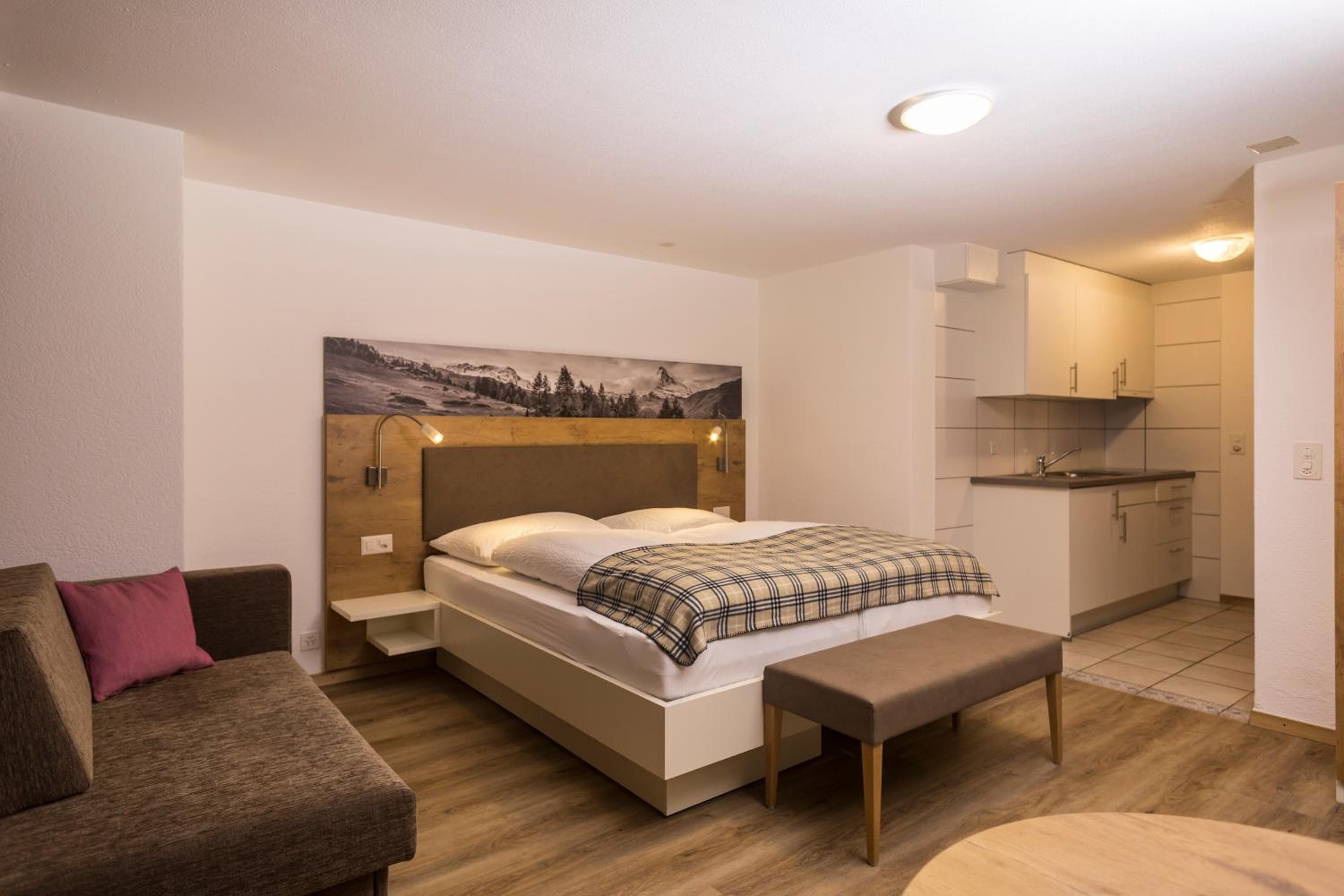 Patricia self-check-in Apartments & Spa Access at Alpen Resort, Zermatt, photo 4