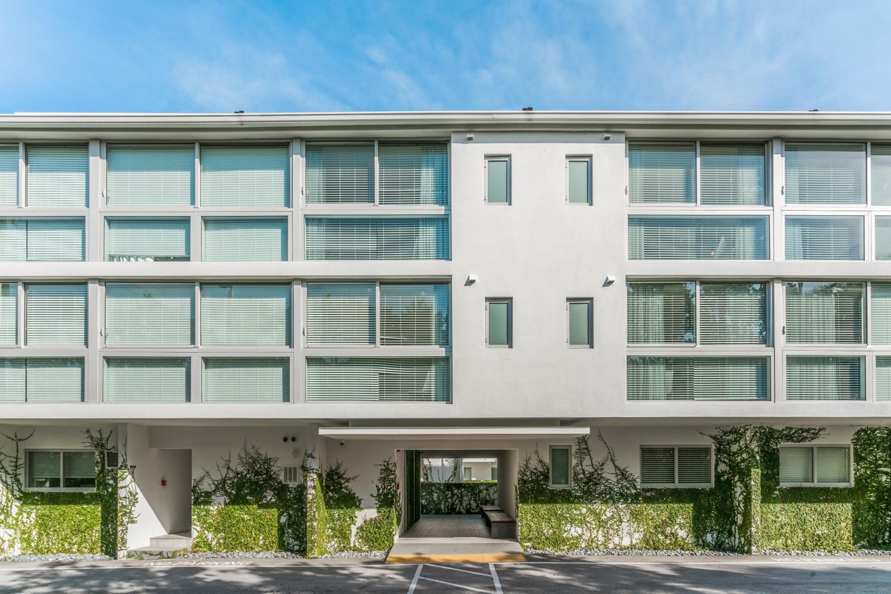 Beach Haus Key Biscayne Contemporary Apartments, Miami, photo 6