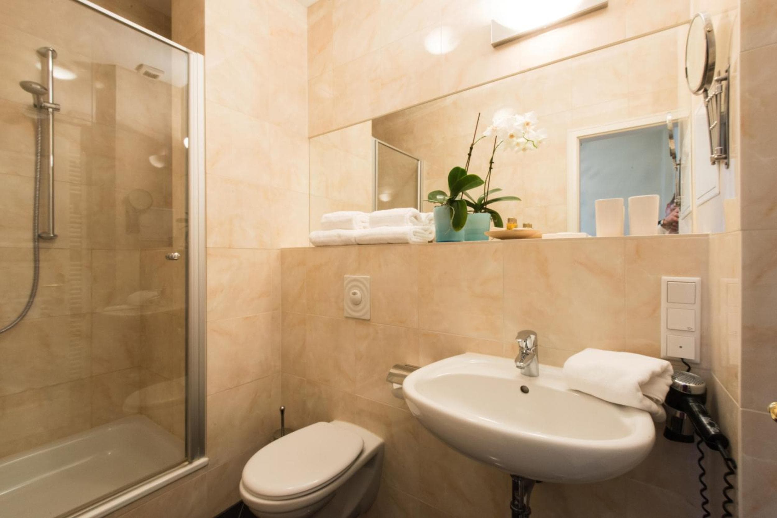 DIRAZI Guesthouse & Apartments GmbH, Frankfurt/Main, photo 4