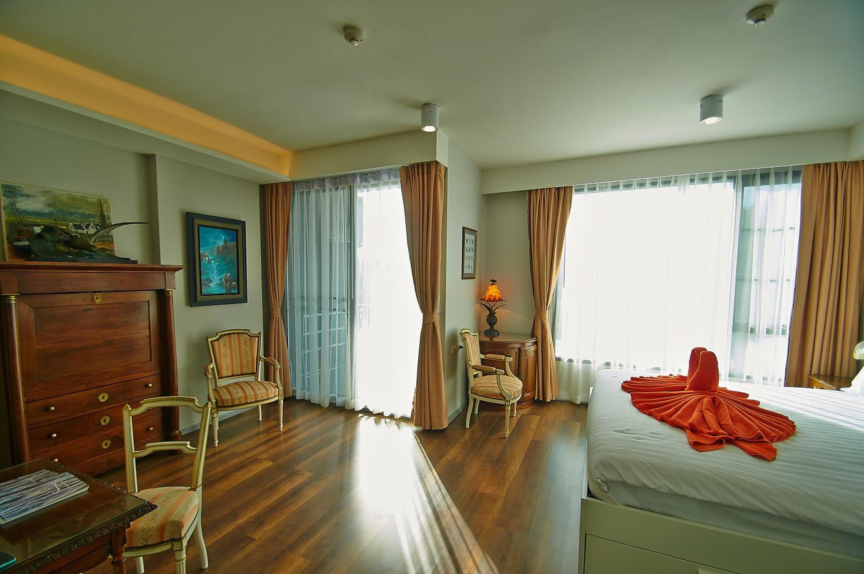 6th Avenue Surin Beach - Official Account, Surin Beach, photo 3
