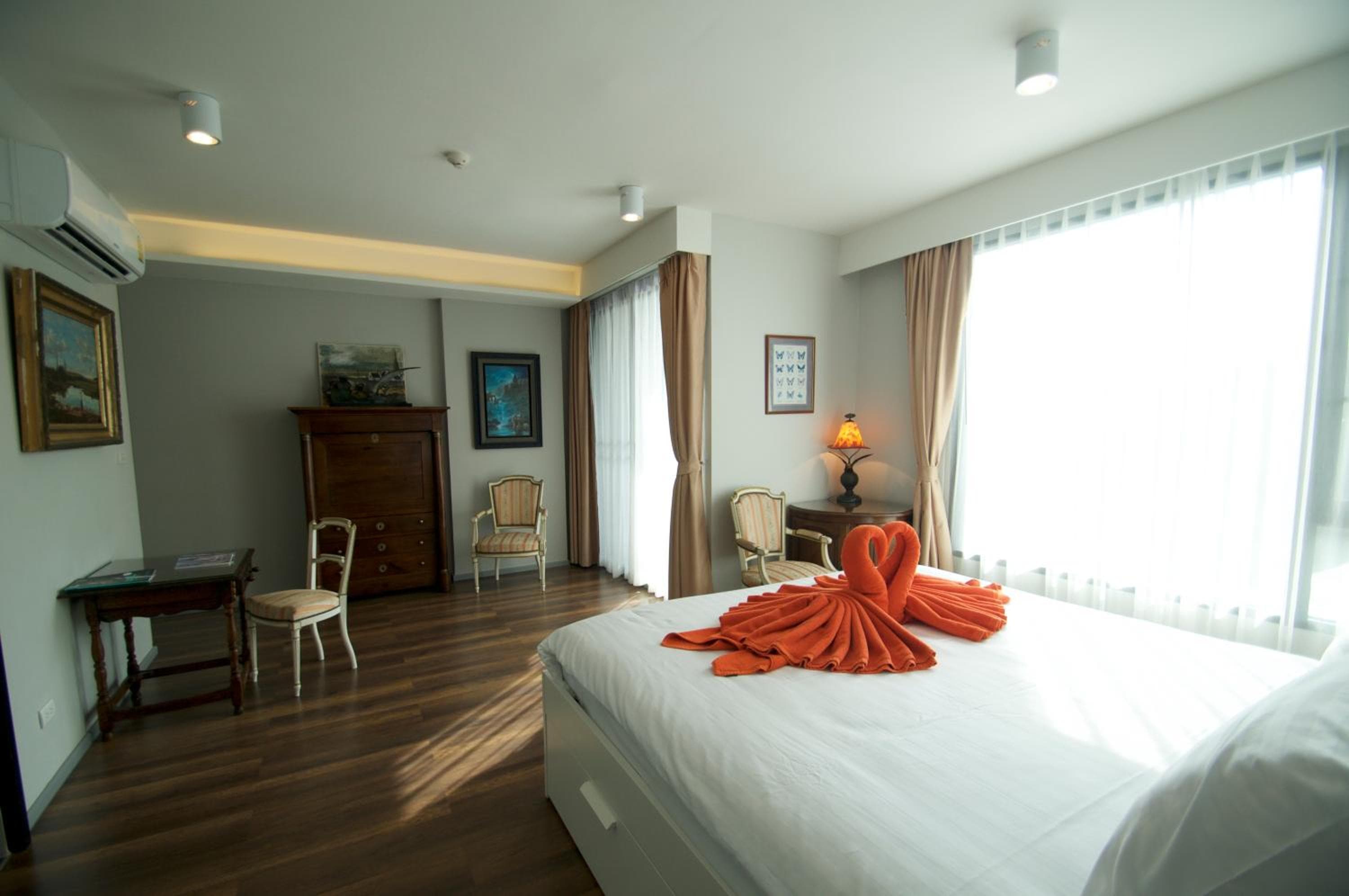 6th Avenue Surin Beach - Official Account, Surin Beach, photo 2