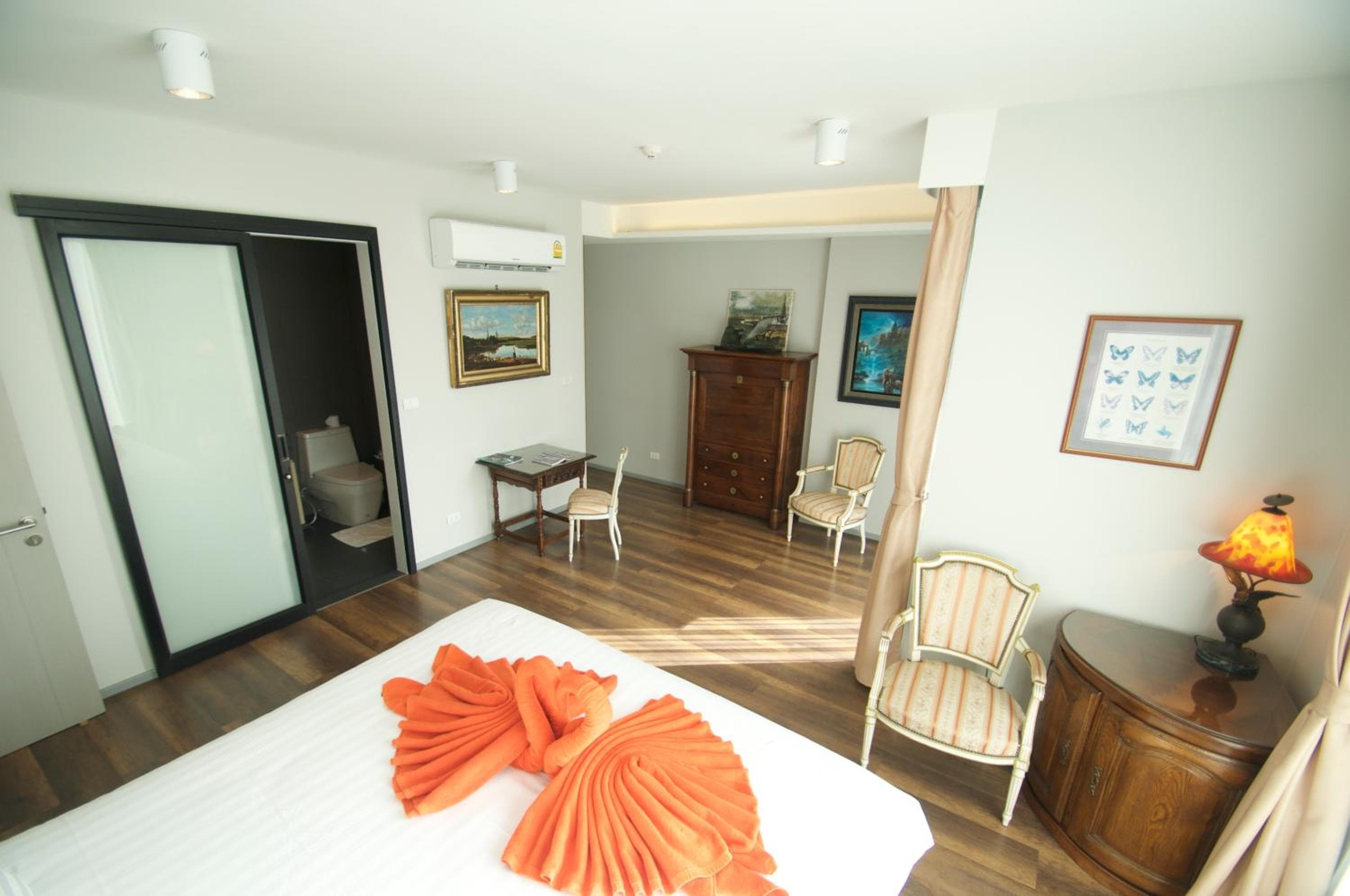 6th Avenue Surin Beach - Official Account, Surin Beach, photo 4