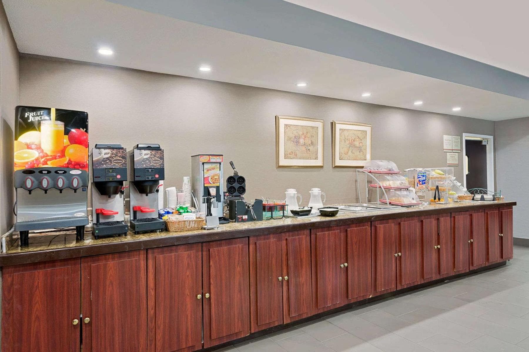 Hawthorn Extended Stay by Wyndham Columbus West, Columbus, photo 2