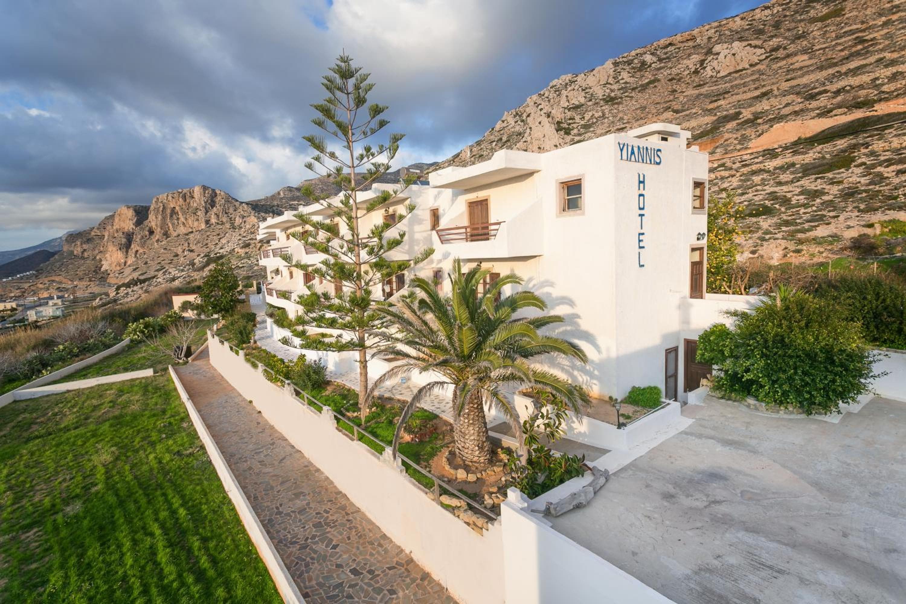 Yiannis Ηotel, Arkasa