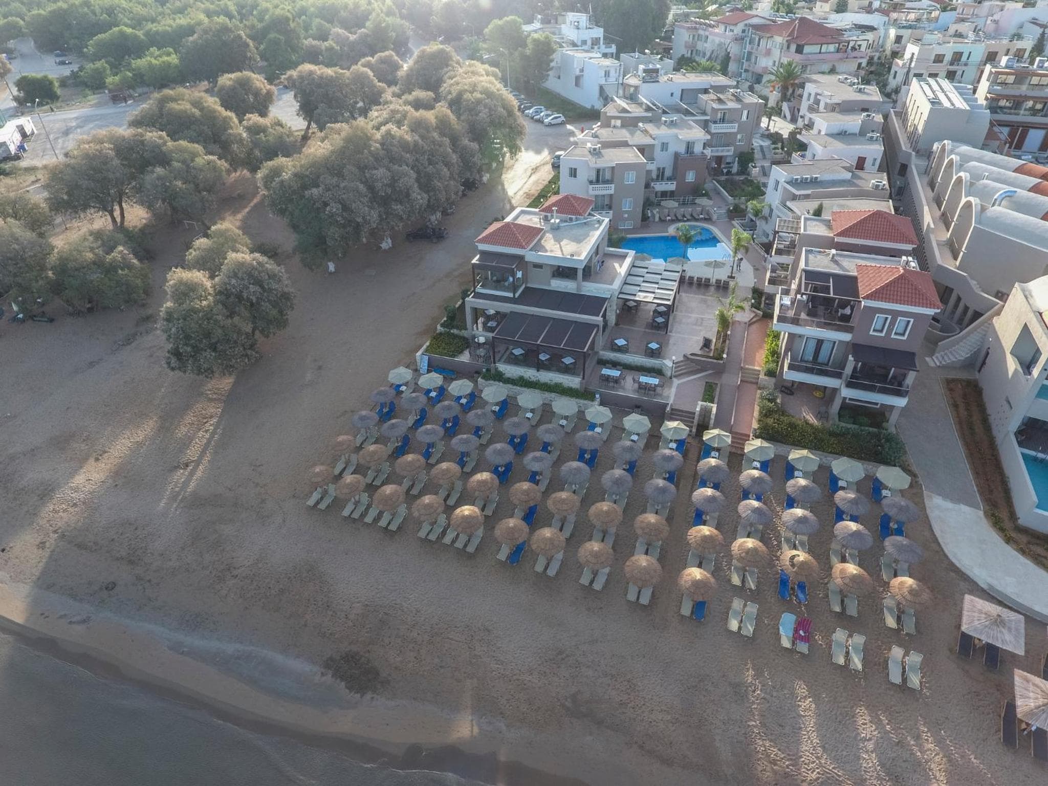 Golden Bay, Kato Daratso