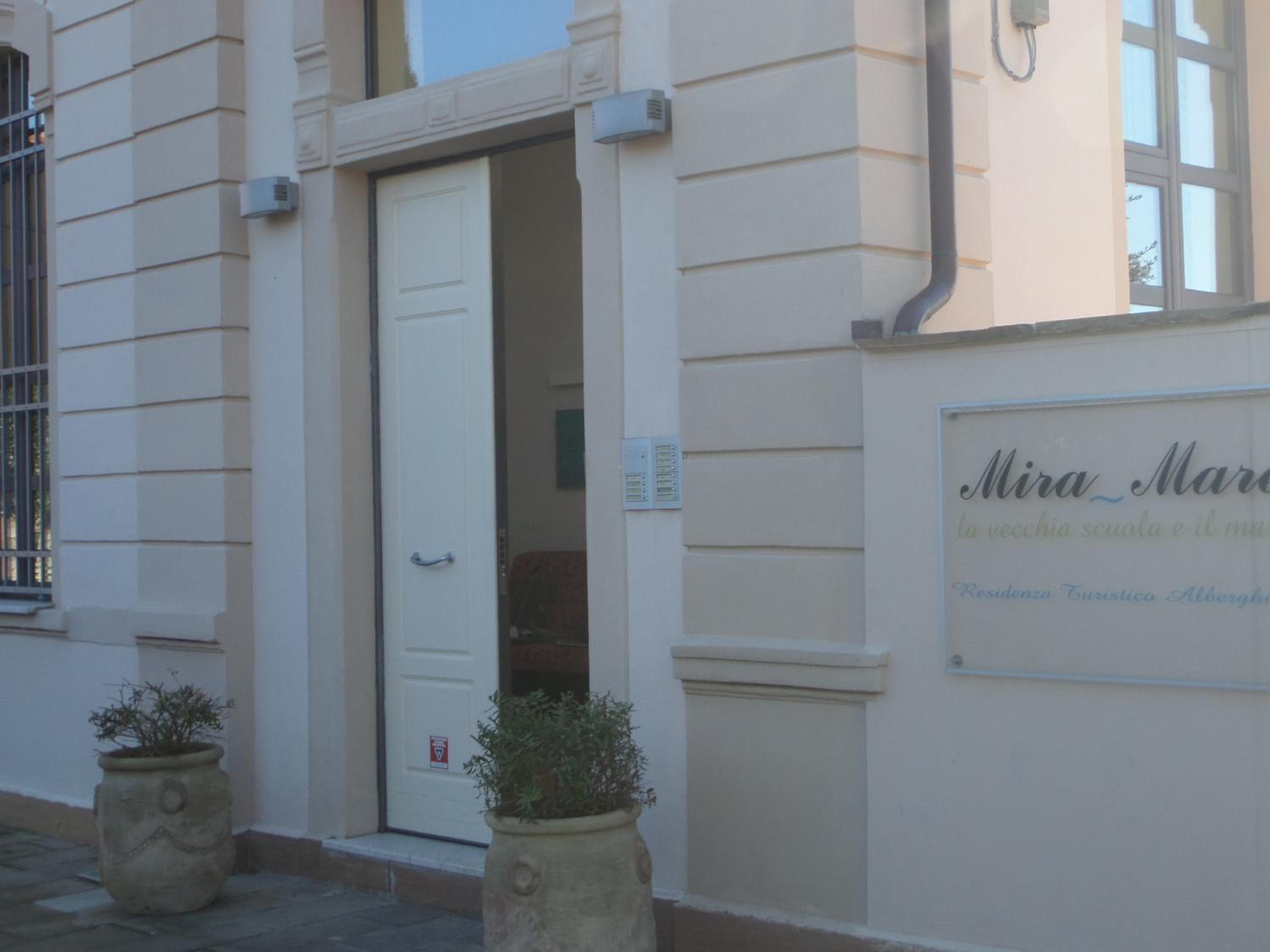 Miramare Apartments&Suites, La Spezia