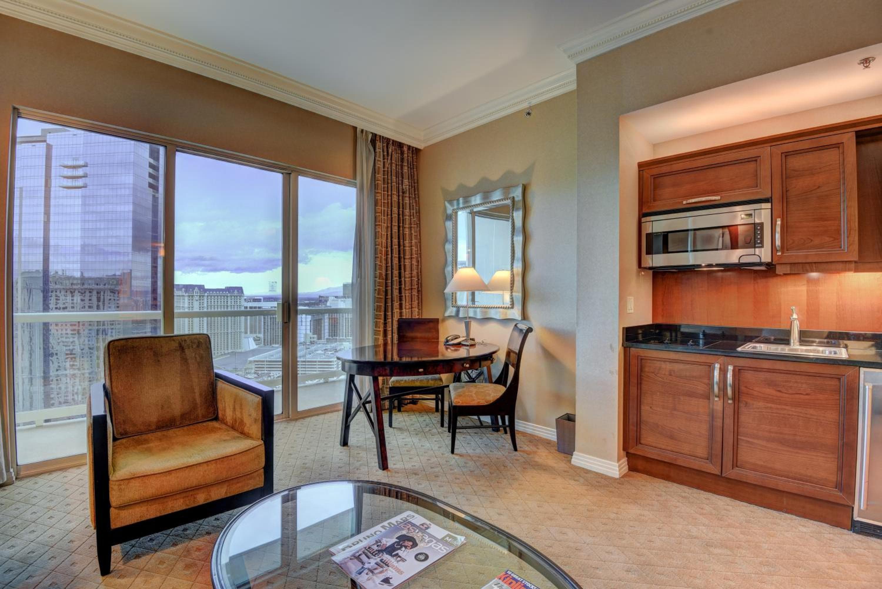 Penthouse Suite with Strip View at The Signature At MGM Grand, Las Vegas, photo 5