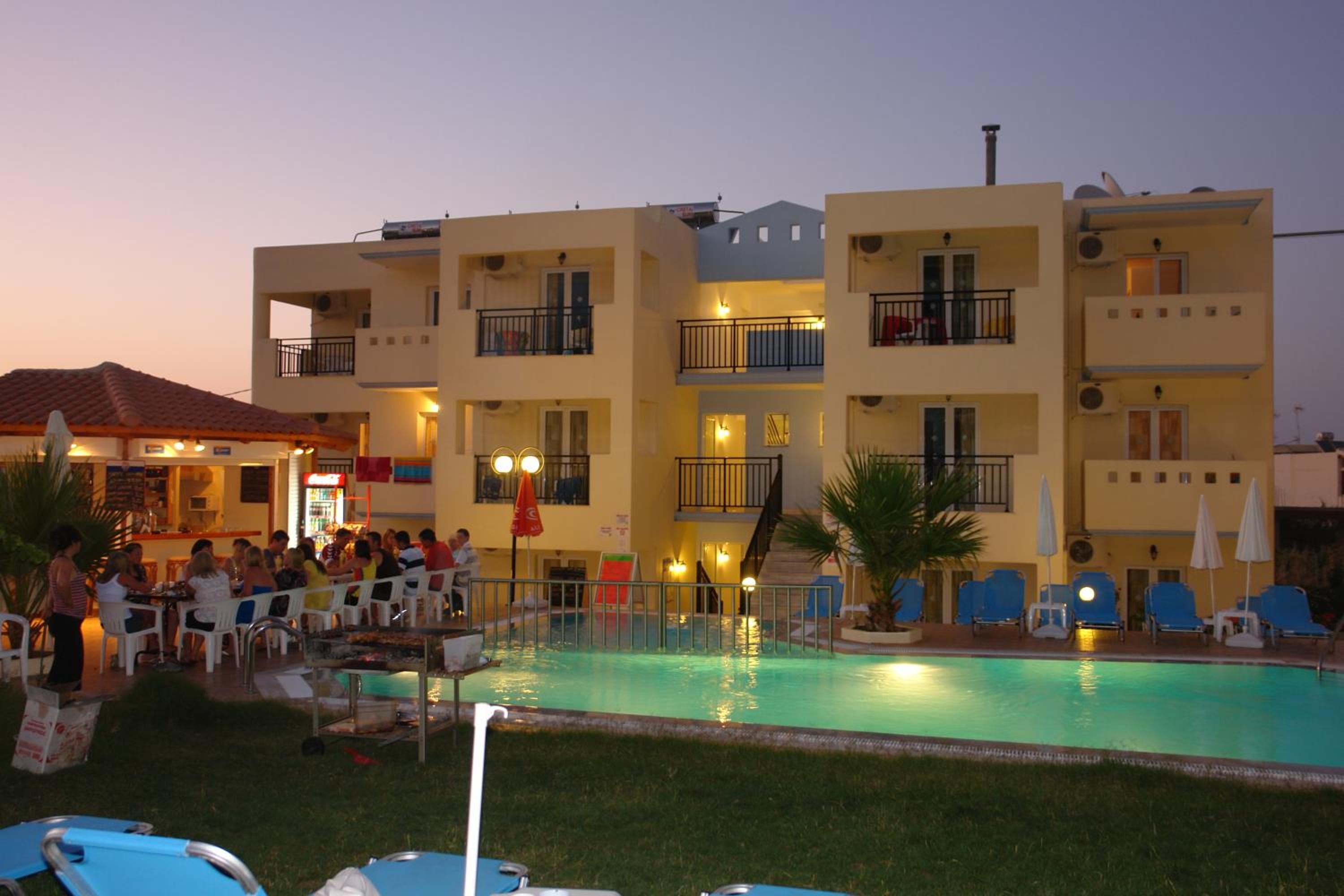 Sunshine Studios & Apartments, Stalida