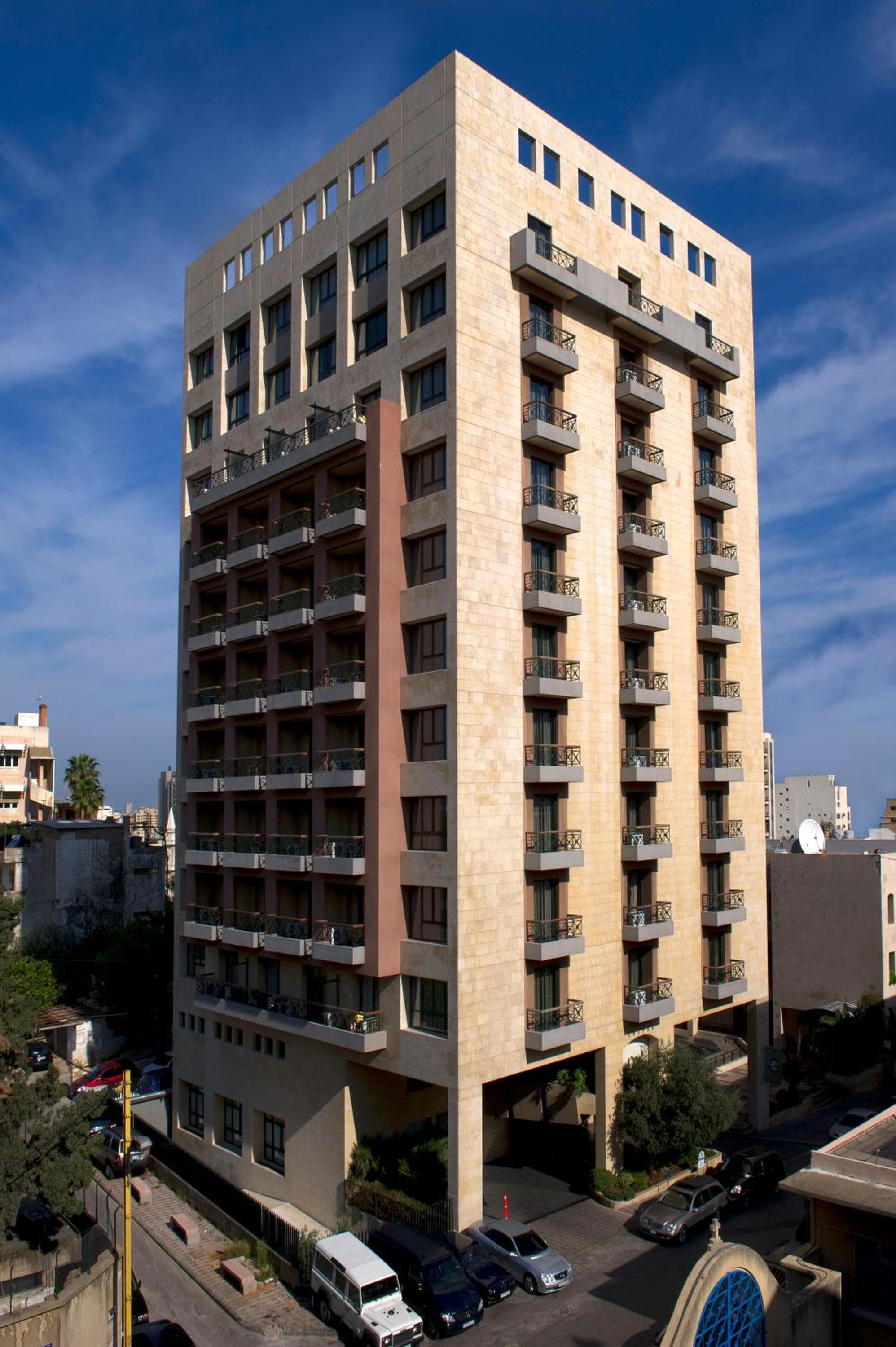 ParkTower Suites, photo 1