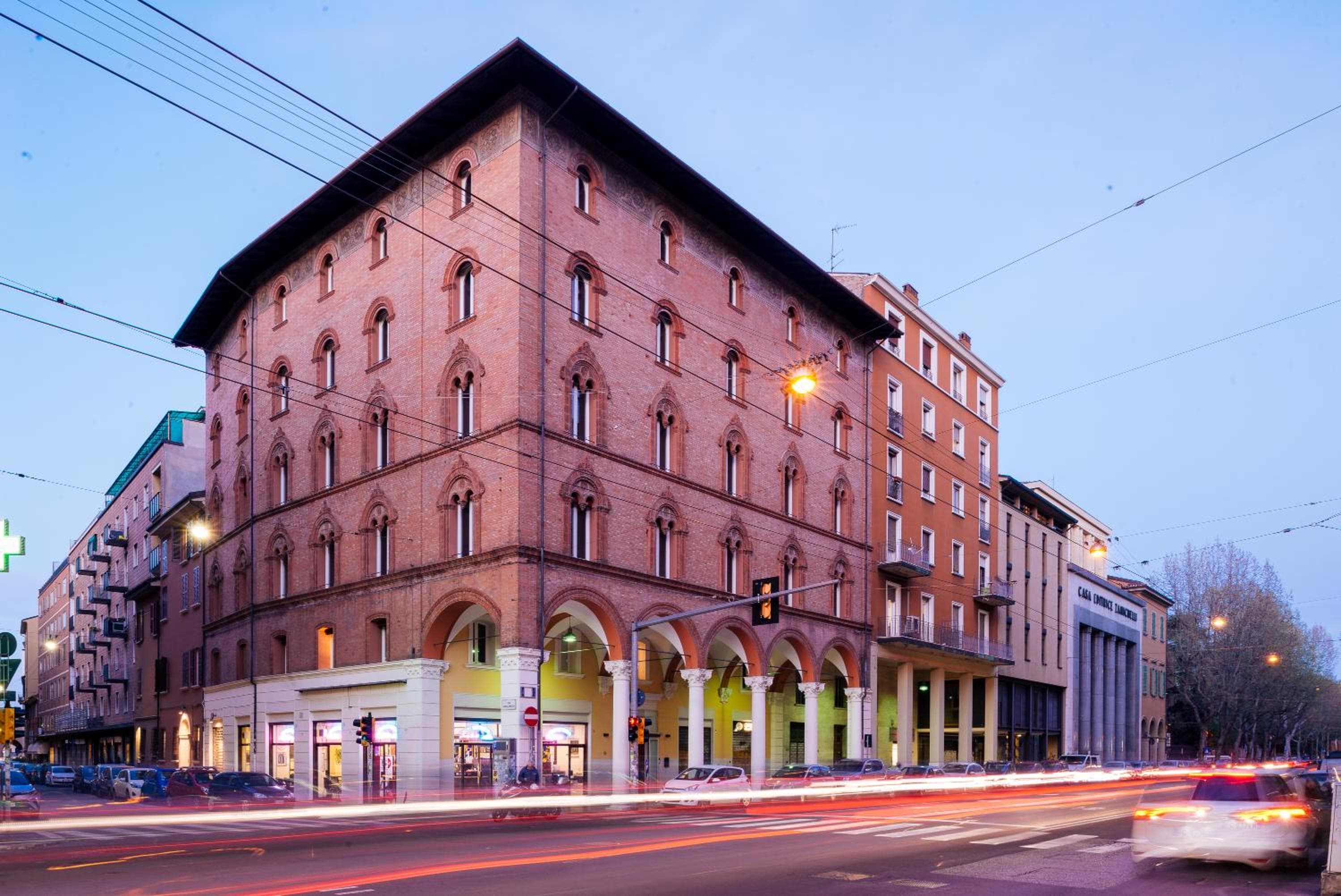 Almarossa, Bologna