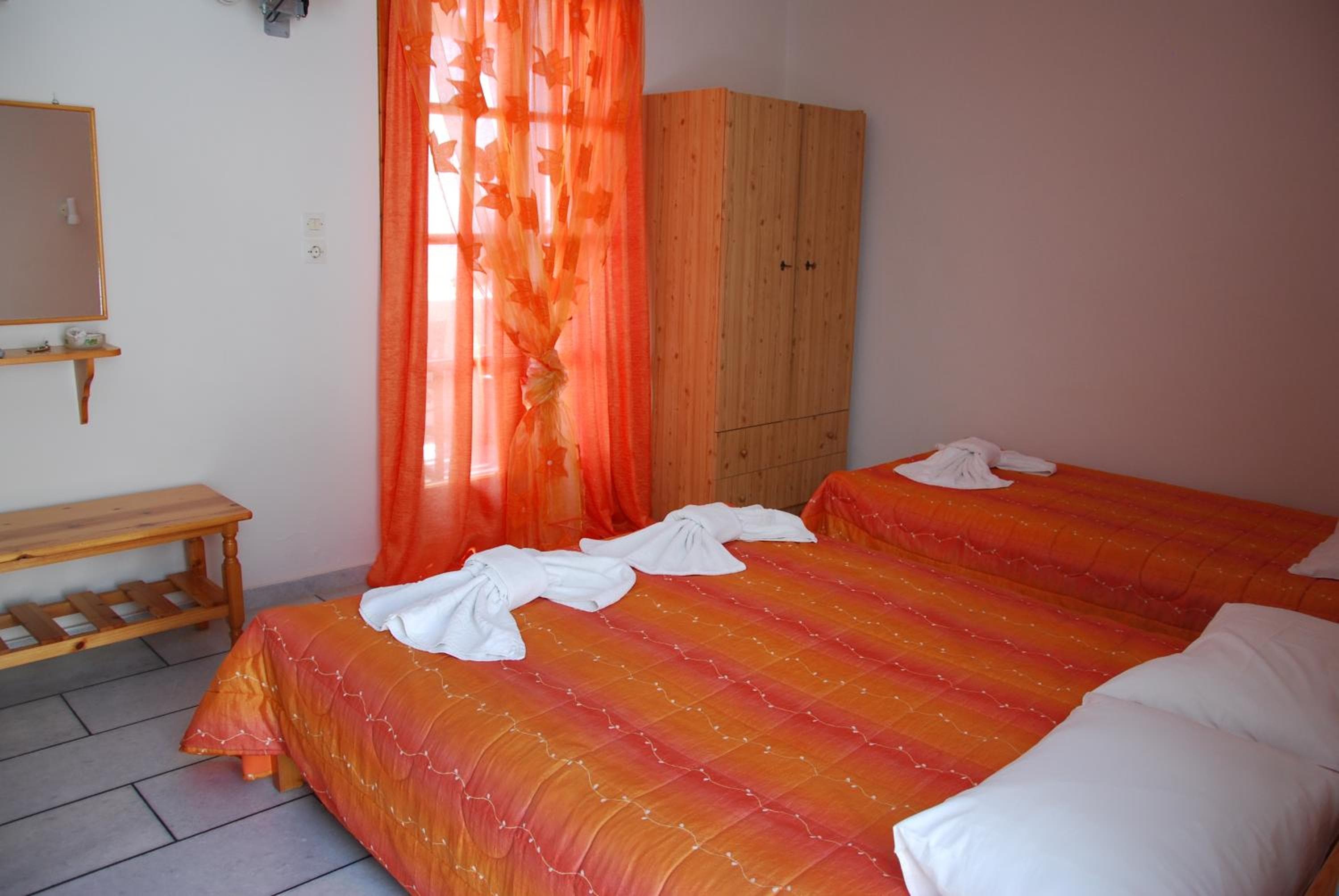 Koulas Pension - Red Lake, Agios Prokopios, photo 4