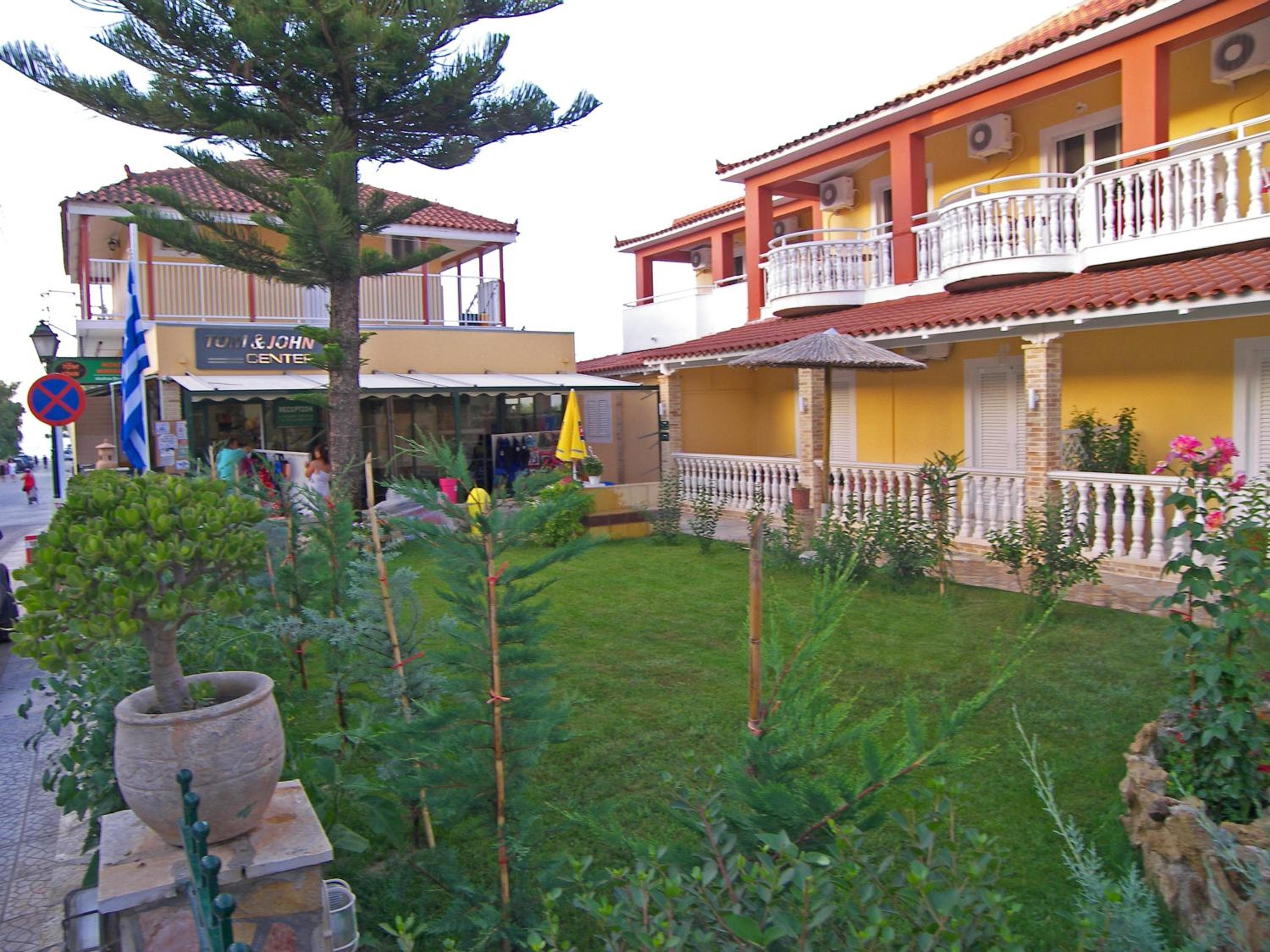 Tom & John Center, Tsilivi