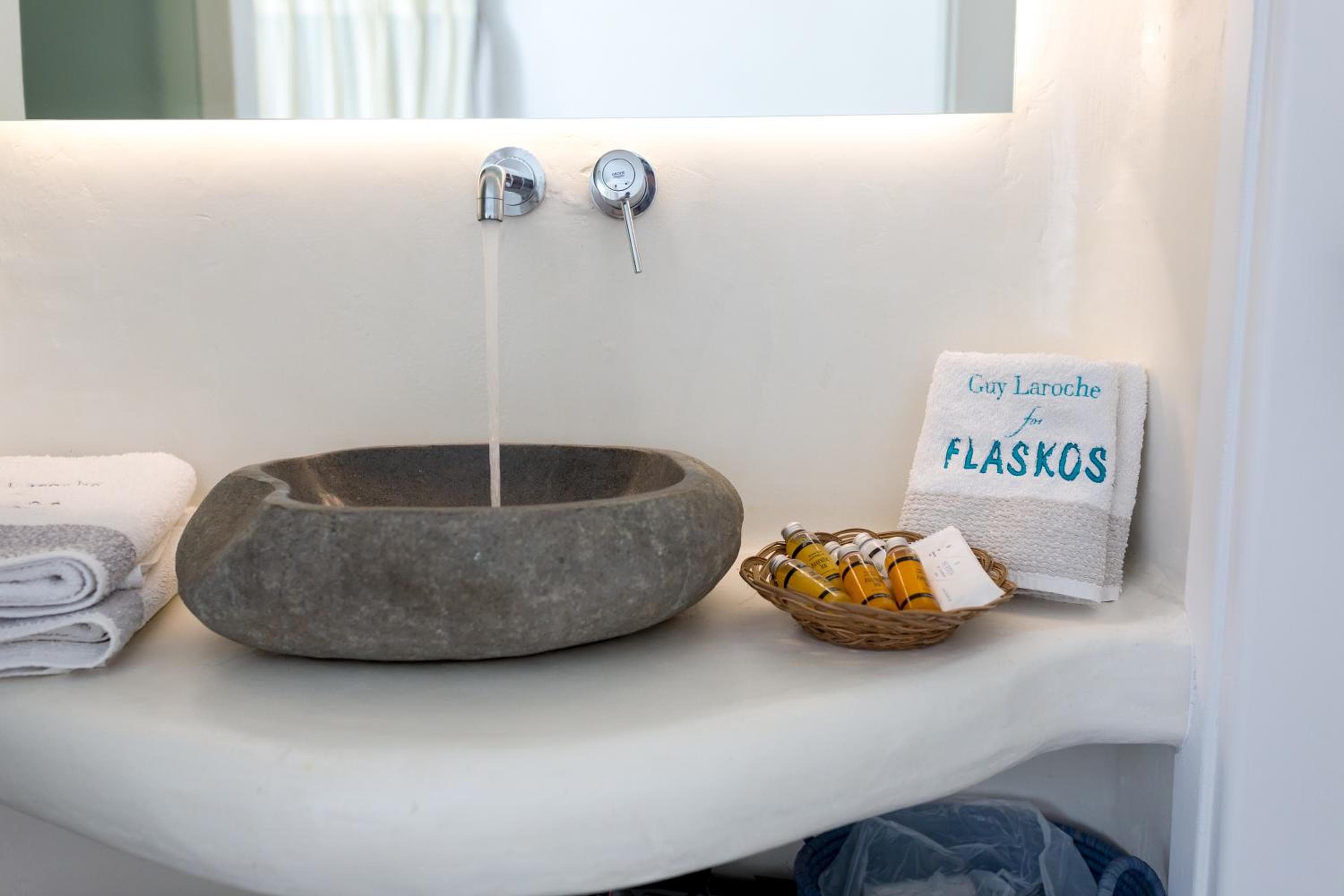 Flaskos Luxury Suites, Agios Stefanos, photo 5