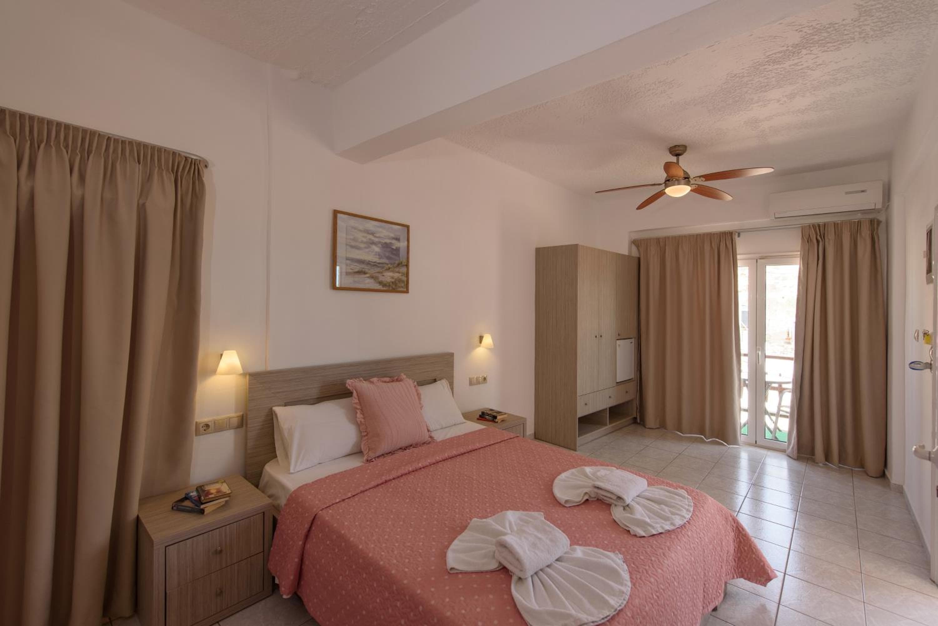 Nikos Hotel, Matala, photo 2