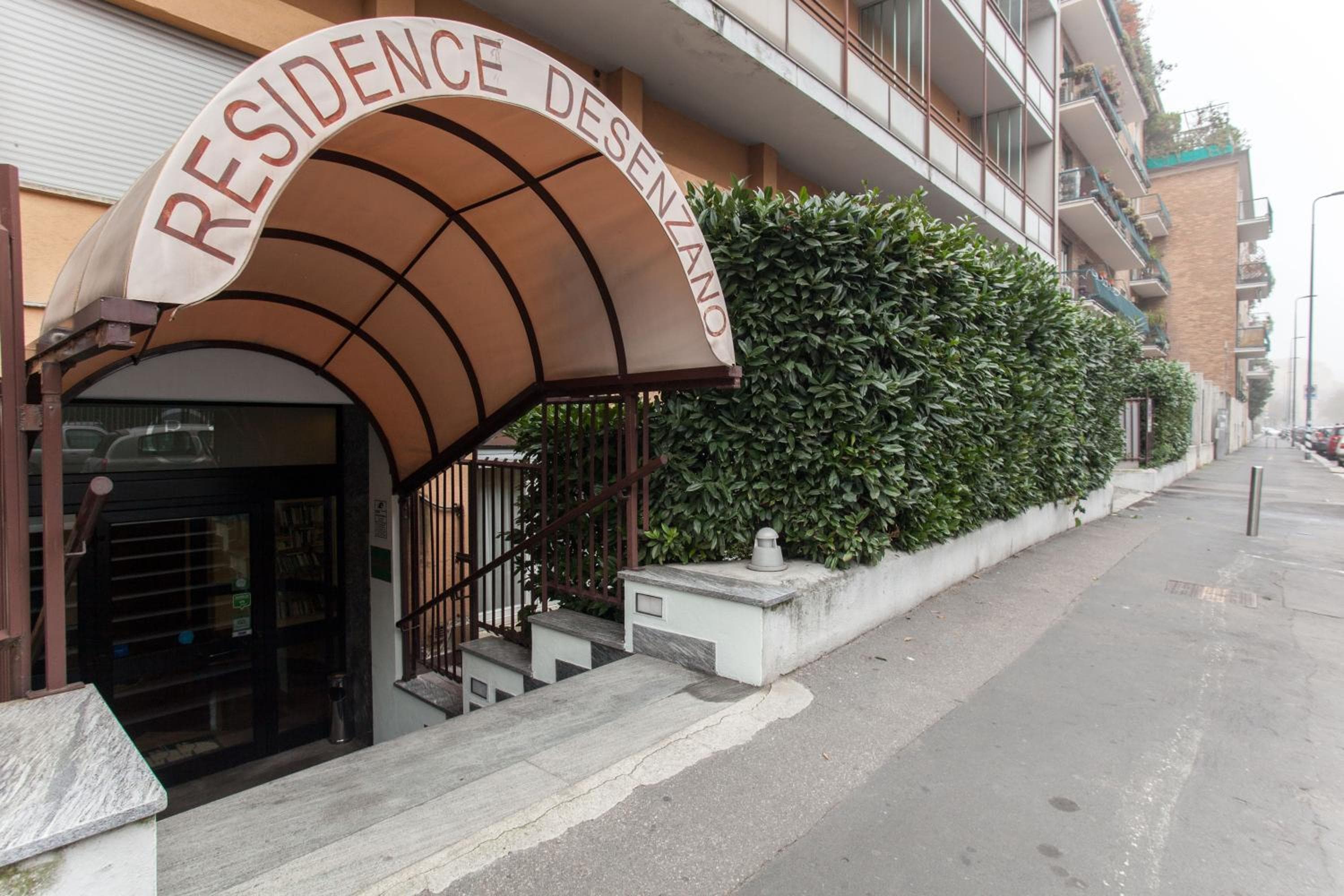 Residence Desenzano, Milan