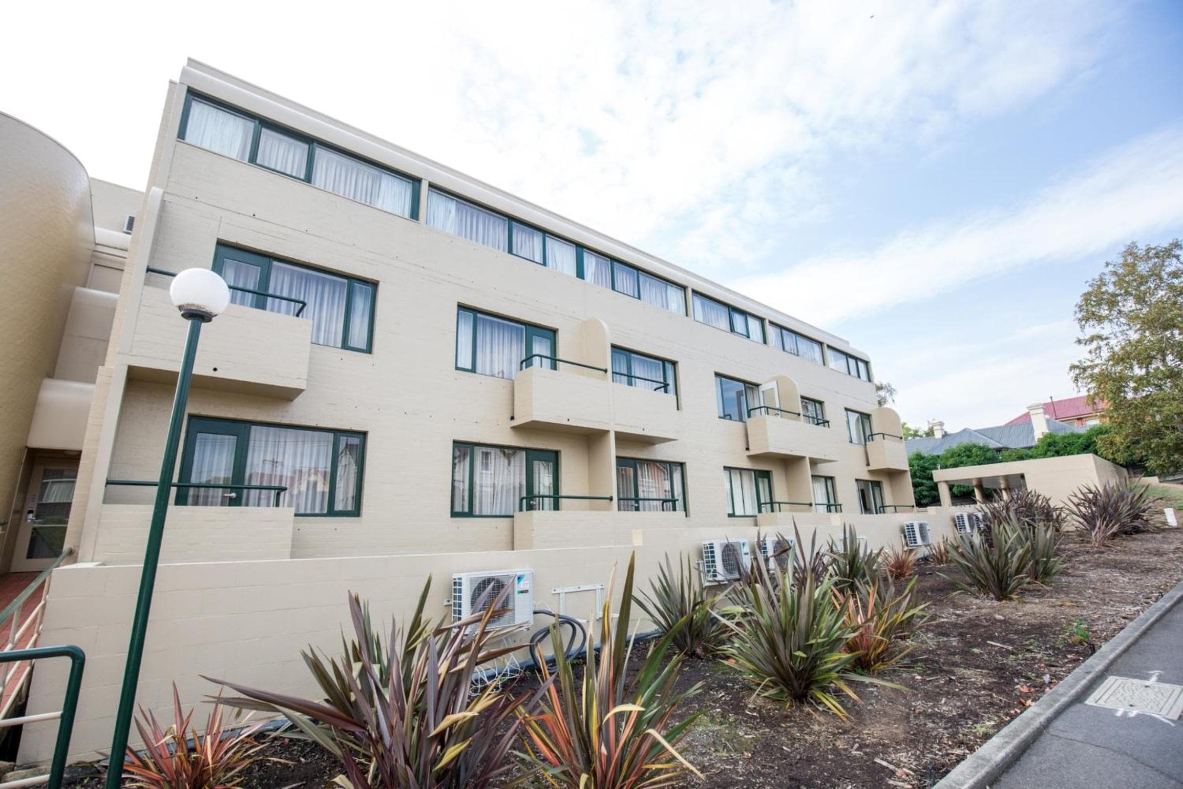 St Ives Apartments, Hobart