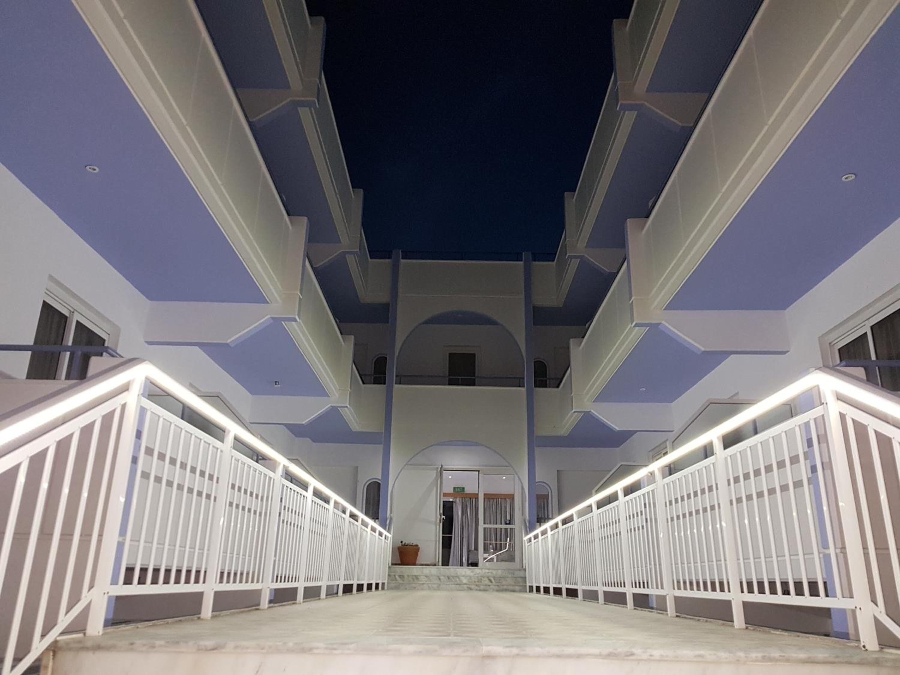 Pyrgos Hotel Apartments, Kremasti