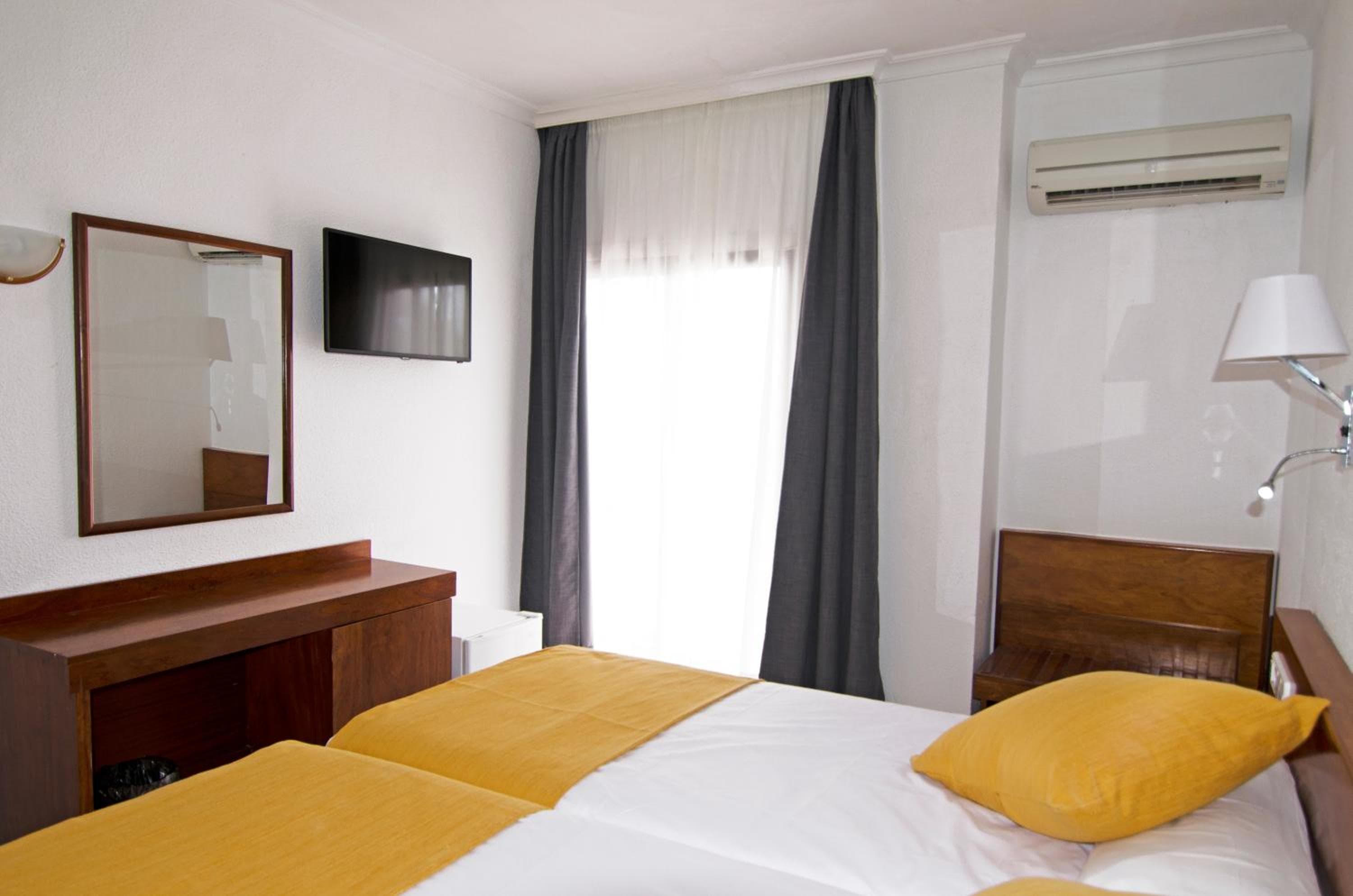 Aparthotel Vibra Bay, San Antonio, photo 3
