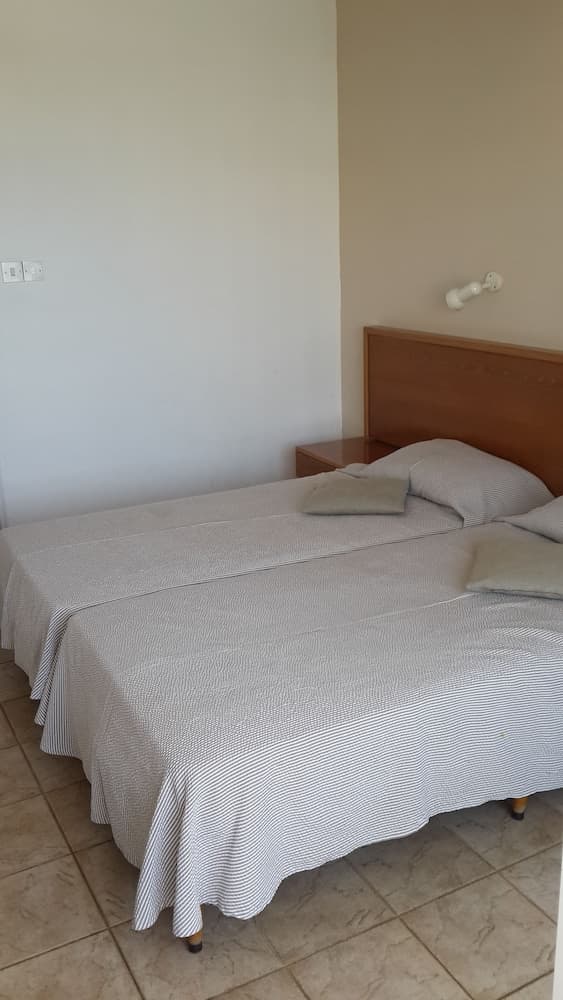 Captain Karas Holiday Apartments, Paralimni, photo 3