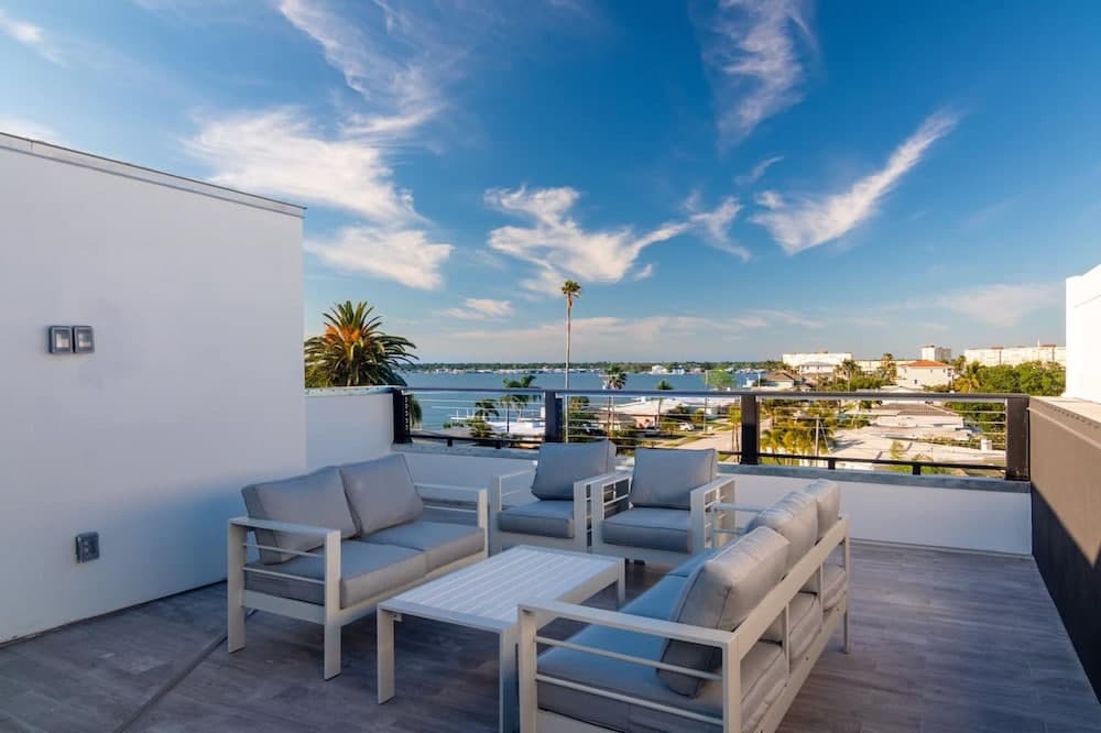 Luxury Pool Home/golf Cart, Madeira Beach
