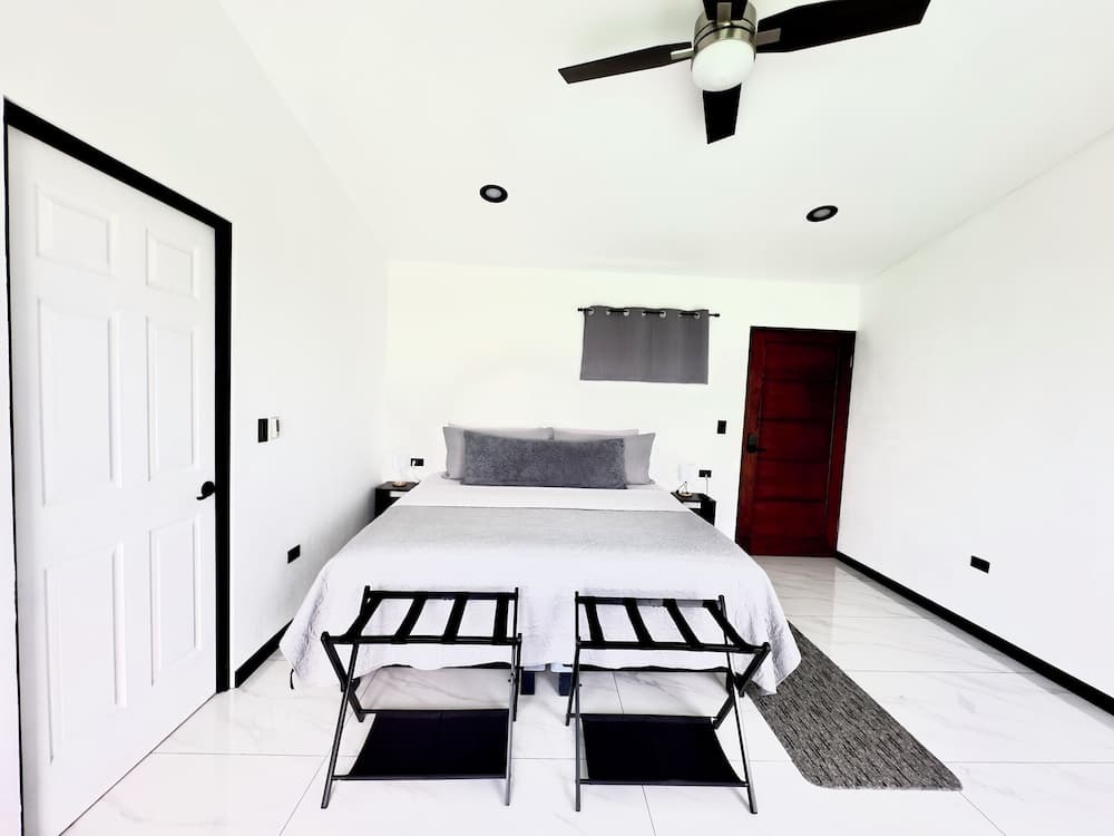 Black & White Apartments Monteverde, Monteverde, photo 2