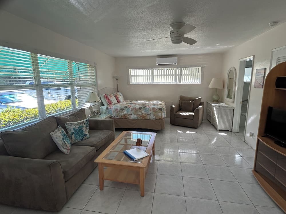 Bahama Beach Club Pompano, Pompano Beach, photo 3