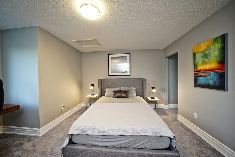 The Wells Suites, Toronto