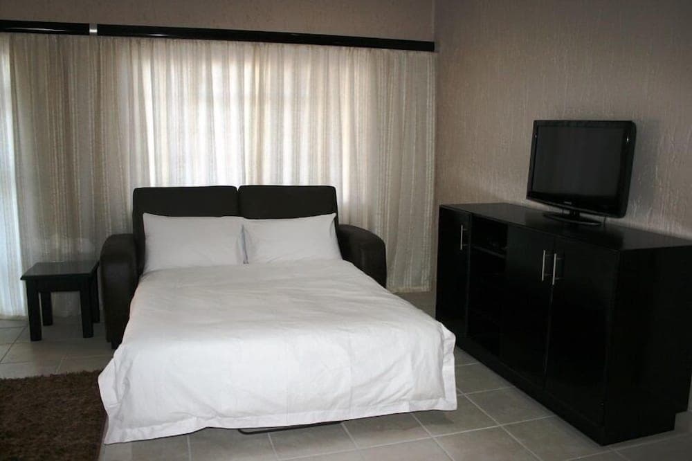 Queness Inn, Maun, photo 4