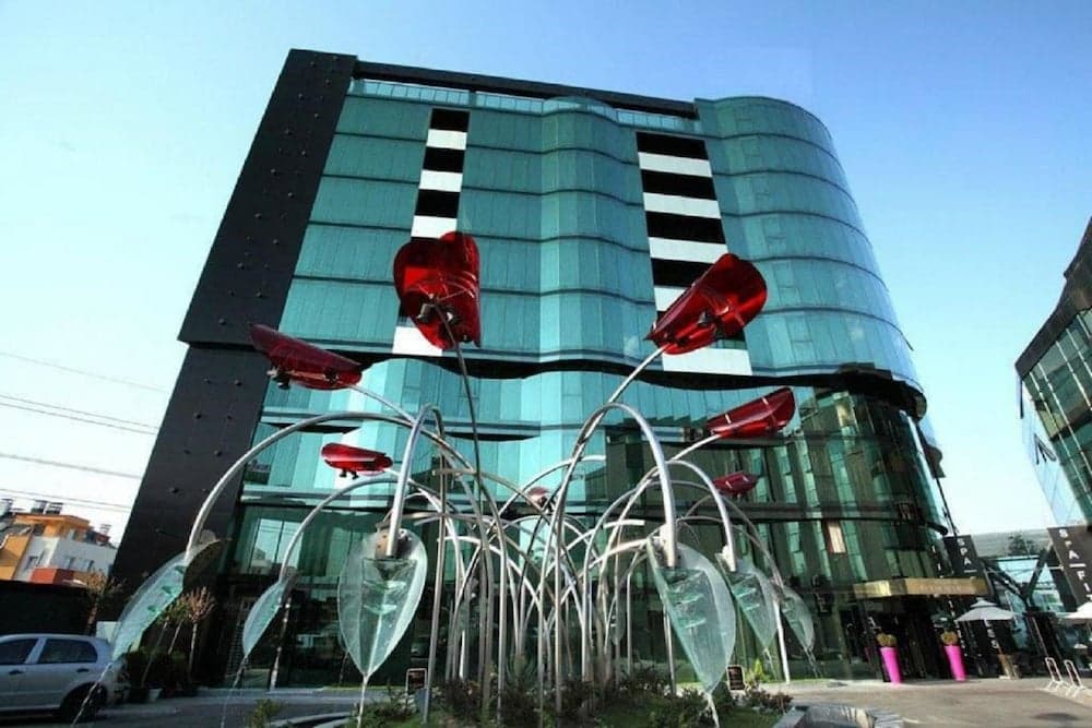 Hotel Emirates, photo 1