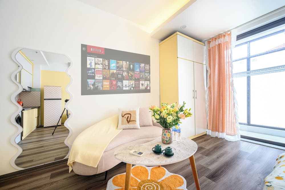 Luxe Paradise Residence 76 To Ngoc Van, Hanoi