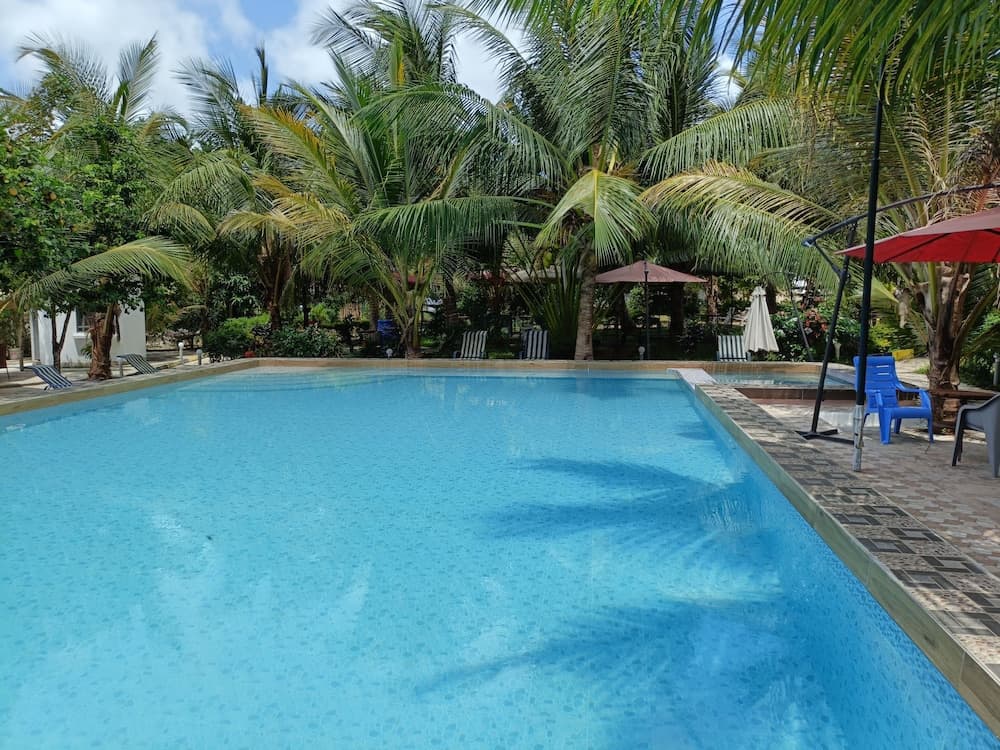 Escape hole, Mwabungo, photo 2