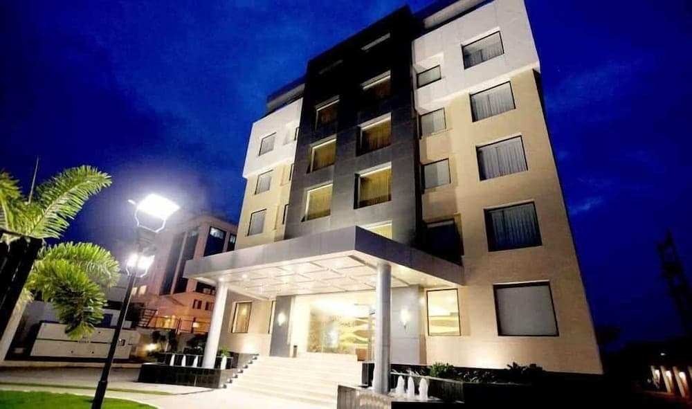 Hotel DORTN, Paud