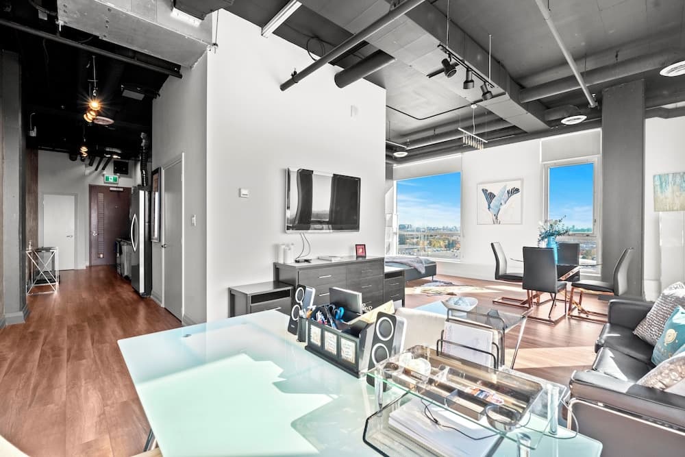 Bright Suites Finch West, Toronto, photo 2