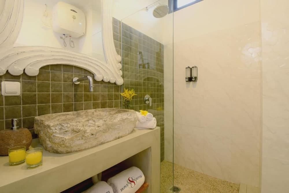 Triple 888  Suites, Labuan Bajo, photo 5