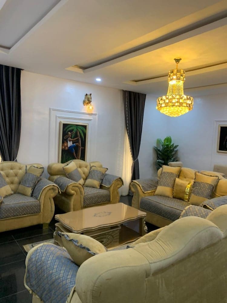 mountaintop suite and apartment, Lagos, photo 4