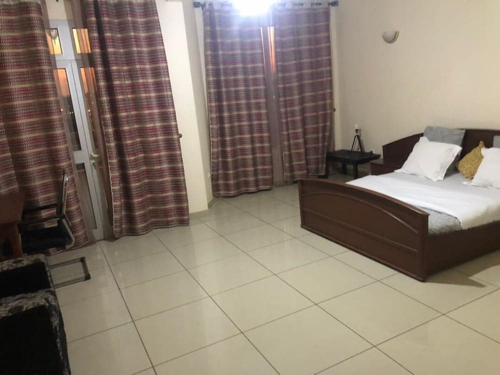Résidence hôtelière LA ROSELINE, Yaoundé, photo 5