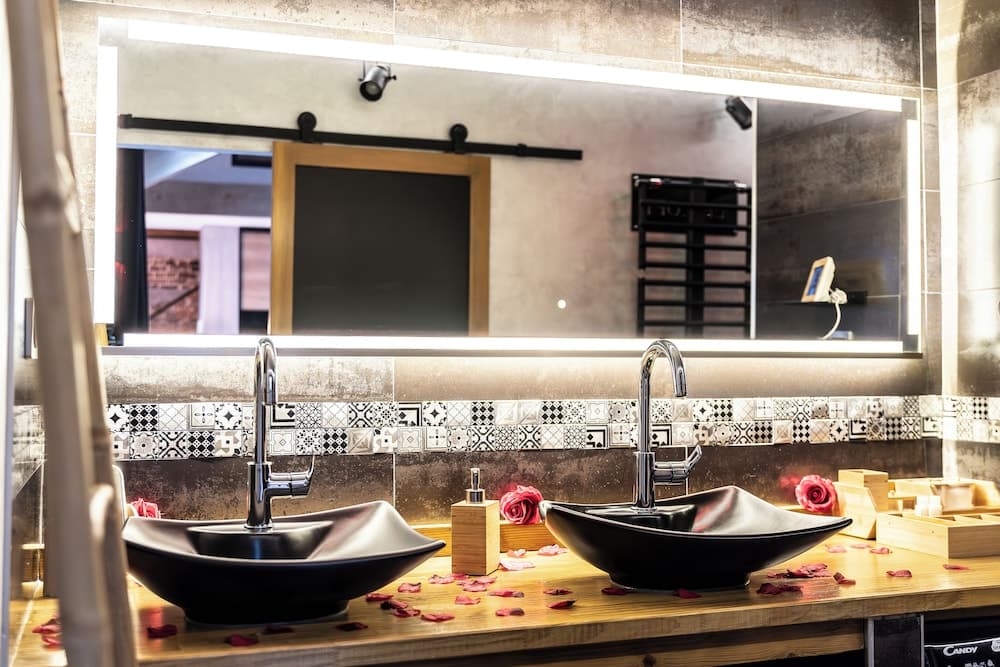 Appart Hotel GLAM88 Suites SPA et SAUNA, Remiremont, photo 6