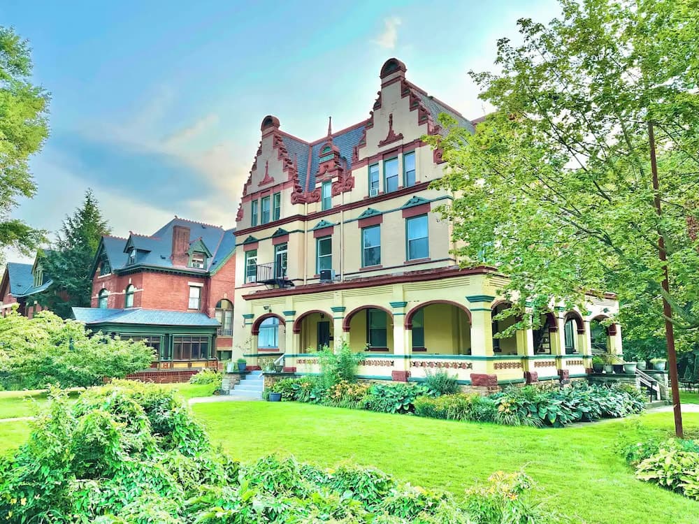 The Elliott Hotel at Highland Park, Pittsburgh