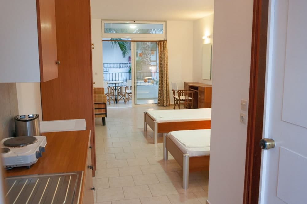 Coliseum Studios & Apartments, Rhodes, photo 3