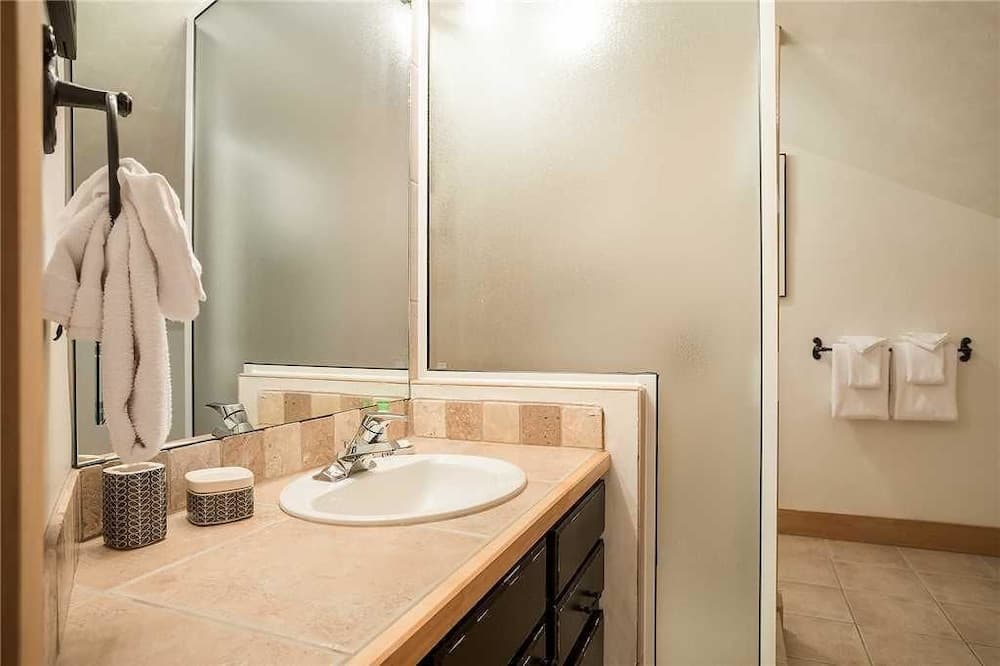 Saddle Creek Townhomes by Pioneer Ridge Management, Steamboat Springs, photo 5