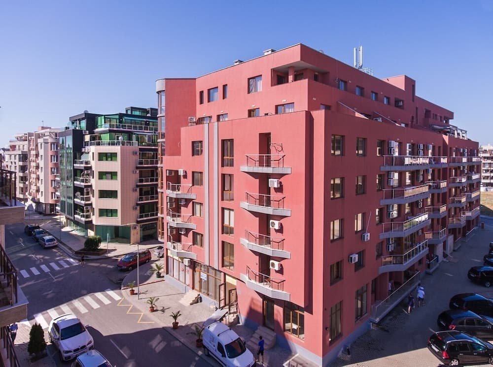 Sea Breeze Pomorie, Pomorie