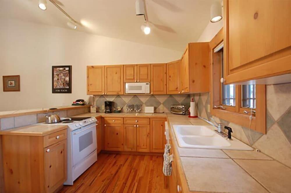Saddle Creek Townhomes by Pioneer Ridge Management, Steamboat Springs, photo 3