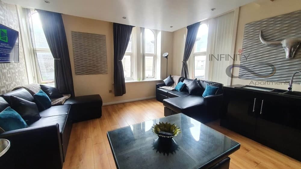 Contractor Bookers at Infinity Apartments, Liverpool