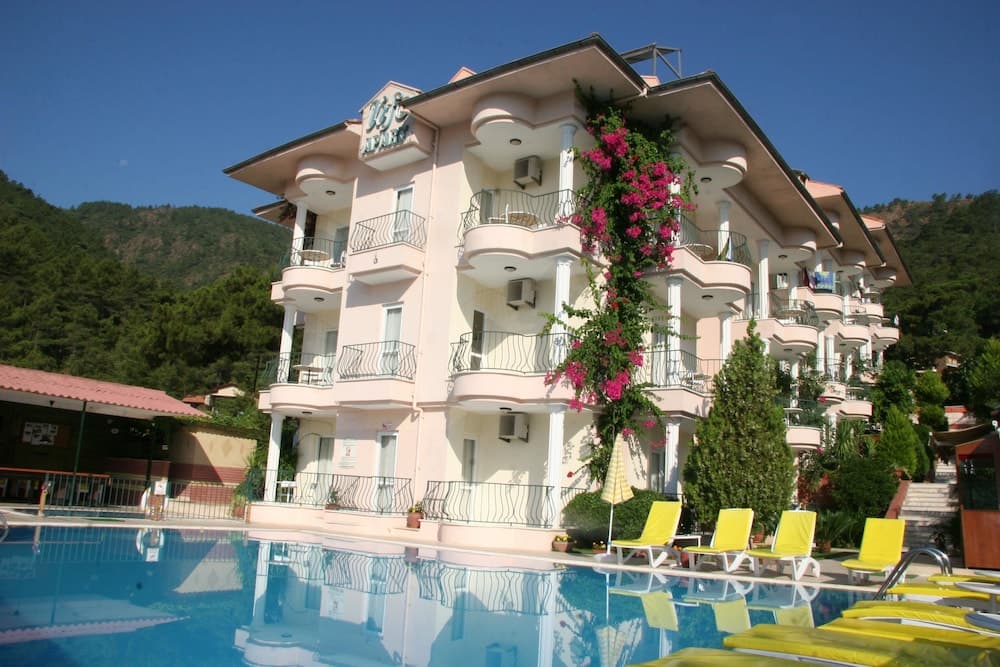 Life Apart, Marmaris