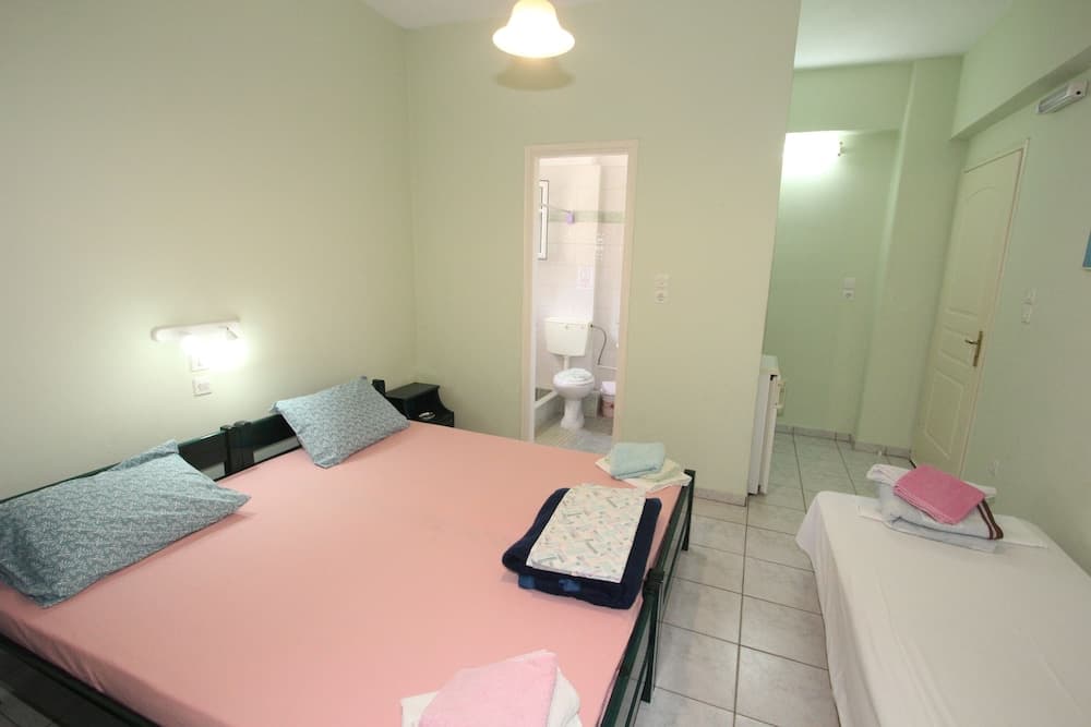 Pelagos Studios by Frangki, Aegina, photo 4